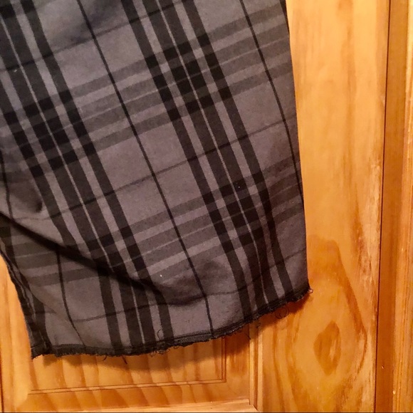 Mens Vans 100% Cotton Gray Black Plaid Frayed Hem Shorts 32 - Picture 7 of 12